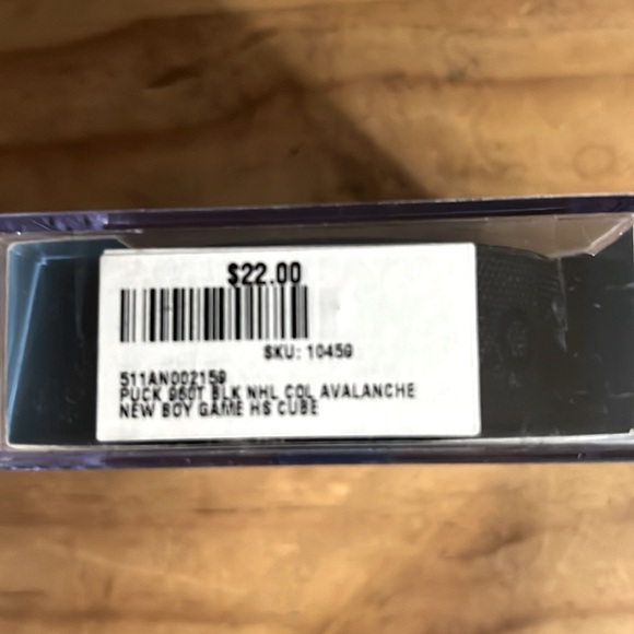 NWT CO Avalanche My 1st Puck -Boy - Picture 4 of 4